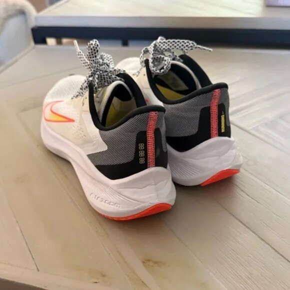 Nike Women's Zoom Winflo 7, White/Mango/Sail Running Shoes, Size 9 - Picture 6 of 6